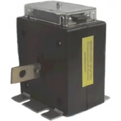 Трансформатор тока 200/5 5ВА класс точности 0,5 в пластмассовом корпусе с крышкой